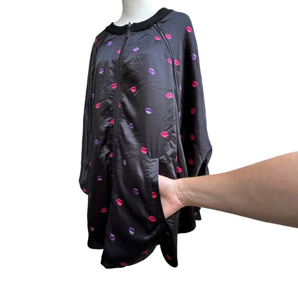 Melissa McCarthy x Seven Blck Reversible Zipper Cape Poncho Satin Lipstick Kiss - Picture 3 of 16